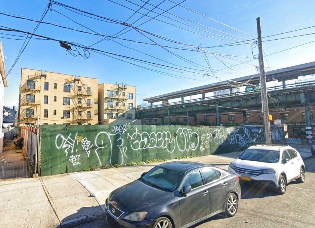 2795 Fulton Street