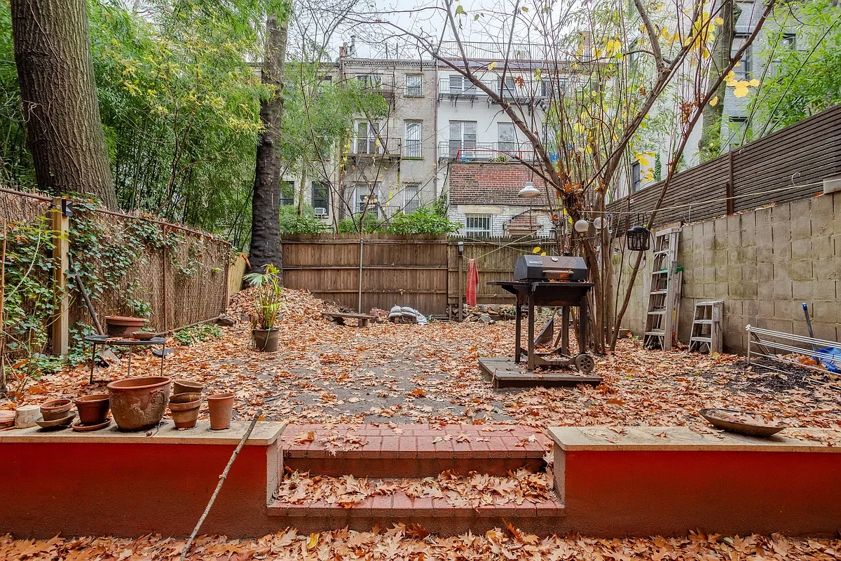 274 East 10th Street